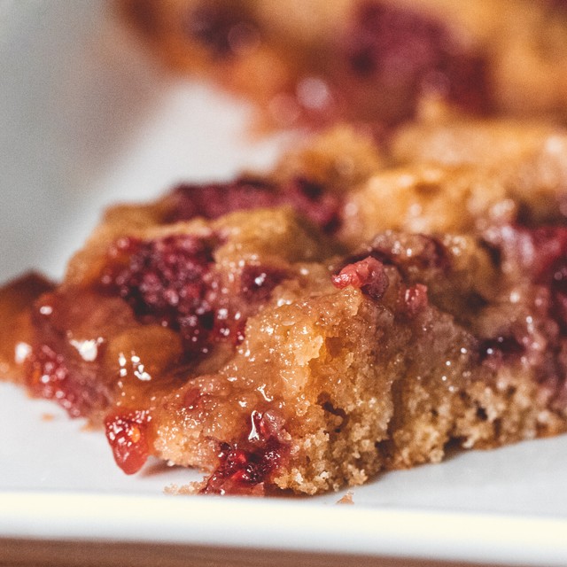 Raspberry kuchen with einkorn flour